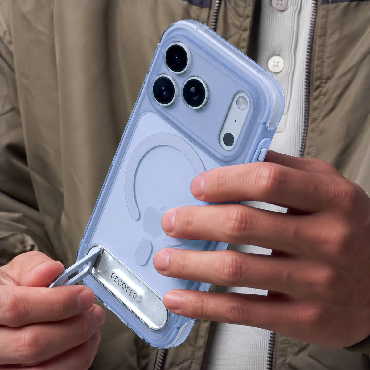 Hybrid Stand Case | Clear Navy | iPhone 18 Pro | D27IPO18PBCS8STCY
