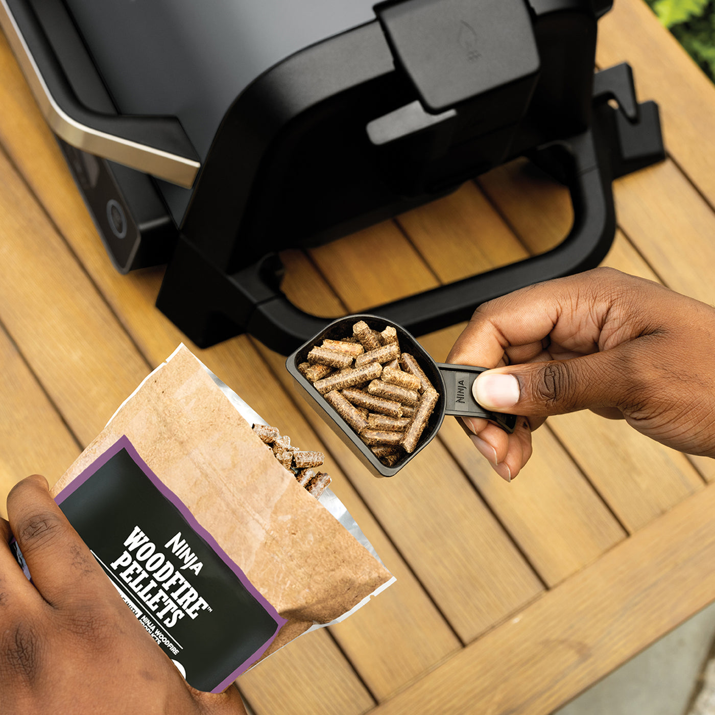 Ninja Woodfire Elektrische Barbecue & Airfryer - OG701EU