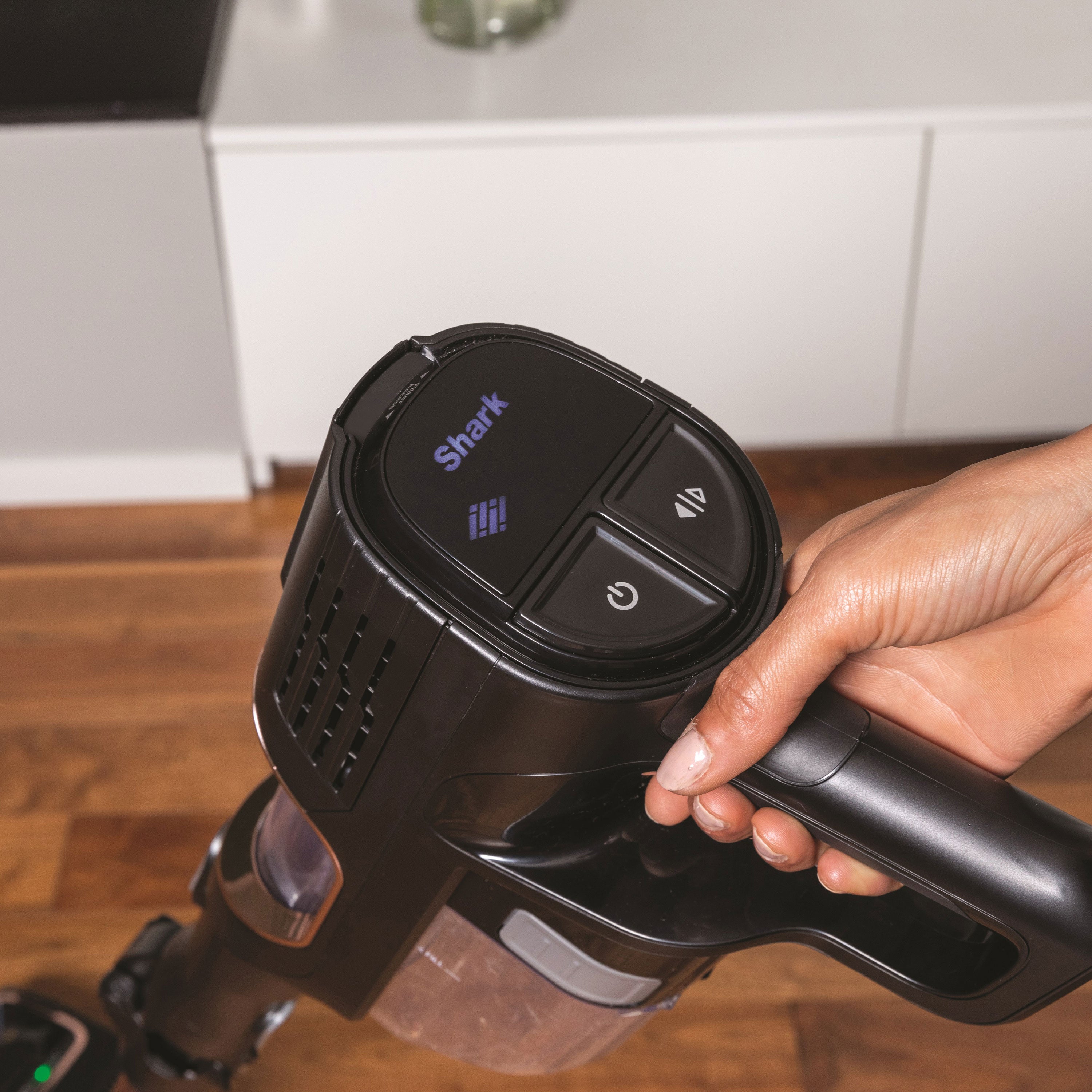 Shark Stabstaubsauger – HZ500EUT