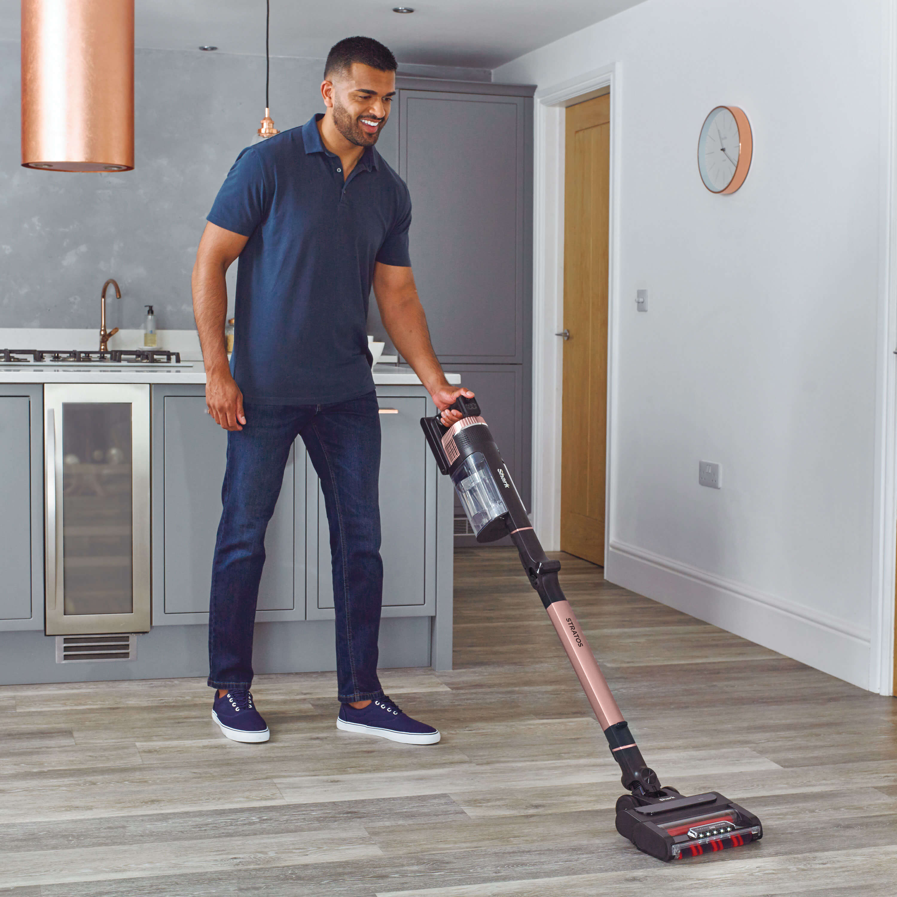 Aspirateur balai sans fil Shark - IZ400EU