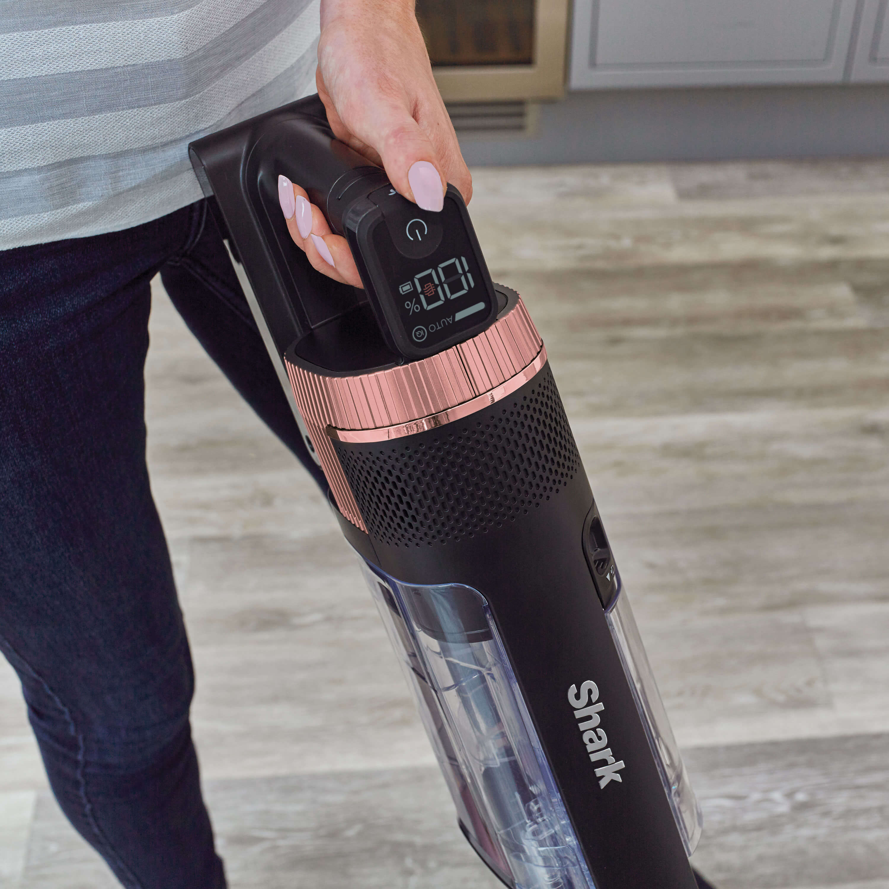 Aspirateur balai sans fil Shark - IZ400EU