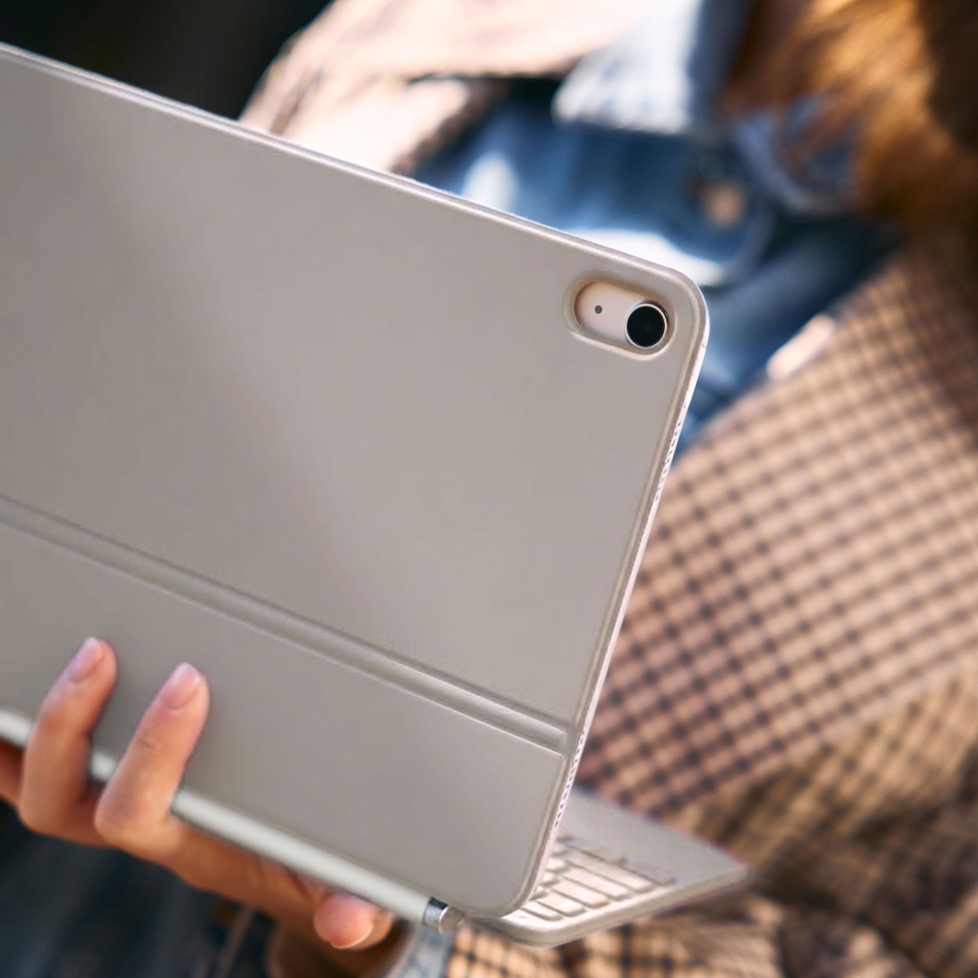 Magnetic Keyboard Cover with Trackpad | Clay | iPad 10th & 11th gen