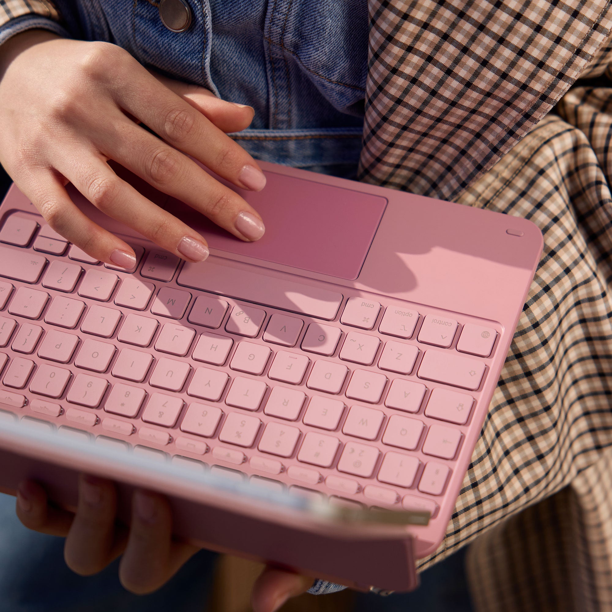 Magnetic Keyboard Cover with Trackpad | Rosette | iPad 10th & 11th gen