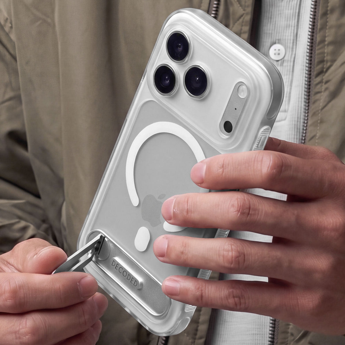 Hybrid Stand Case | Clear | iPhone 18 Pro | D27IPO18PBCS8STCR